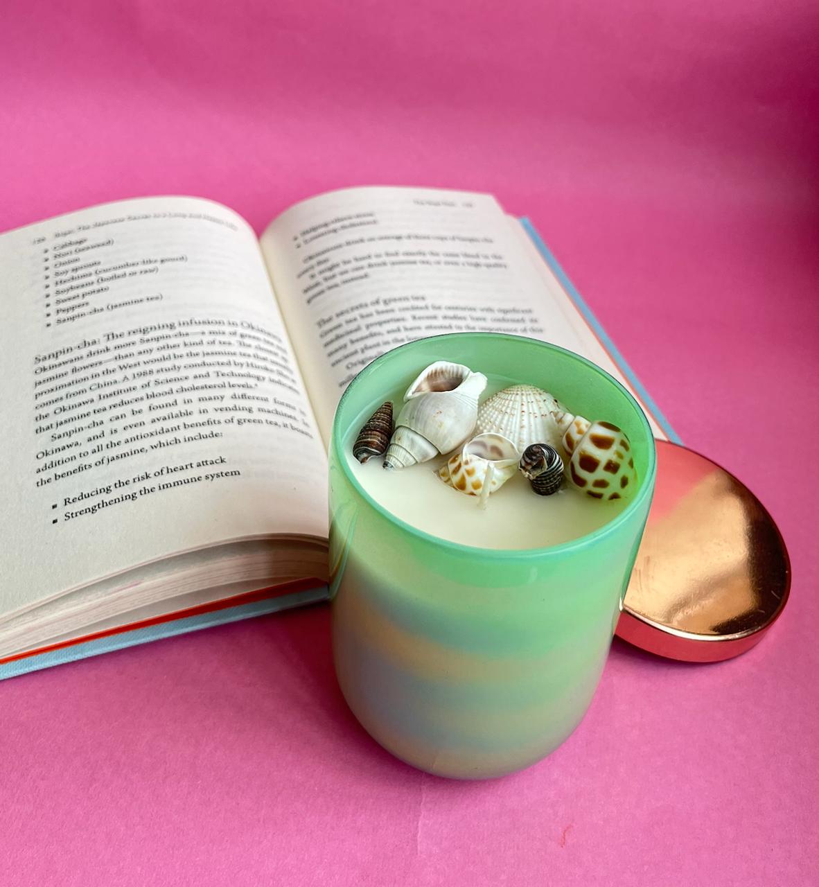 Holographic jar candle