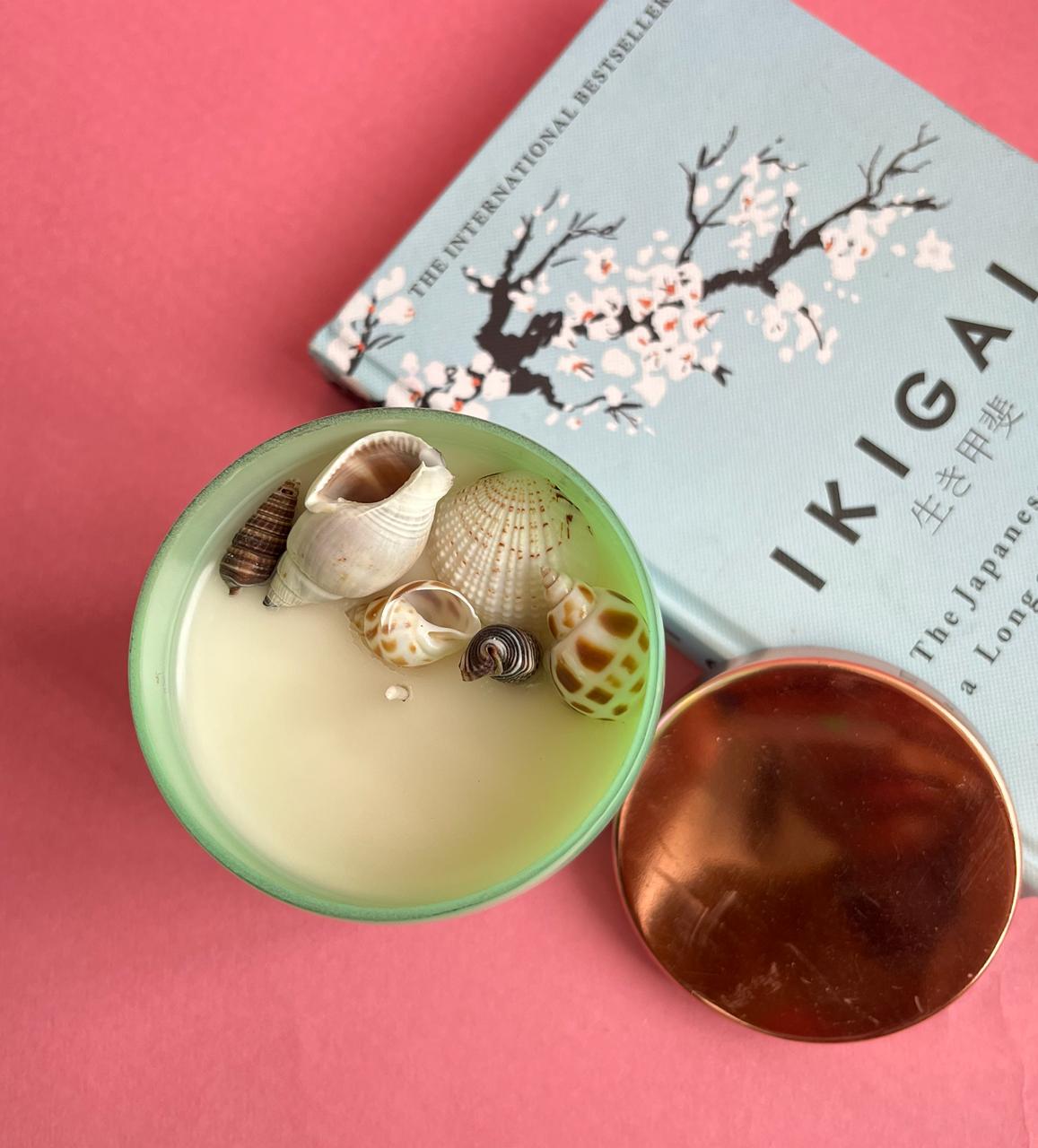 Holographic jar candle